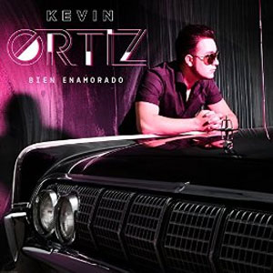 Álbum Bien Enamorado de Kevin Ortiz